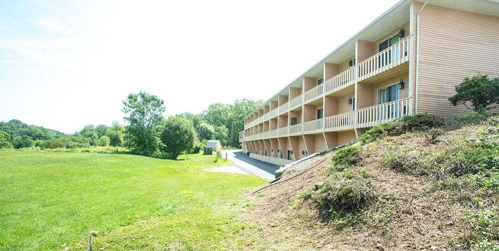 Hampton Falls Inn Экстерьер фото