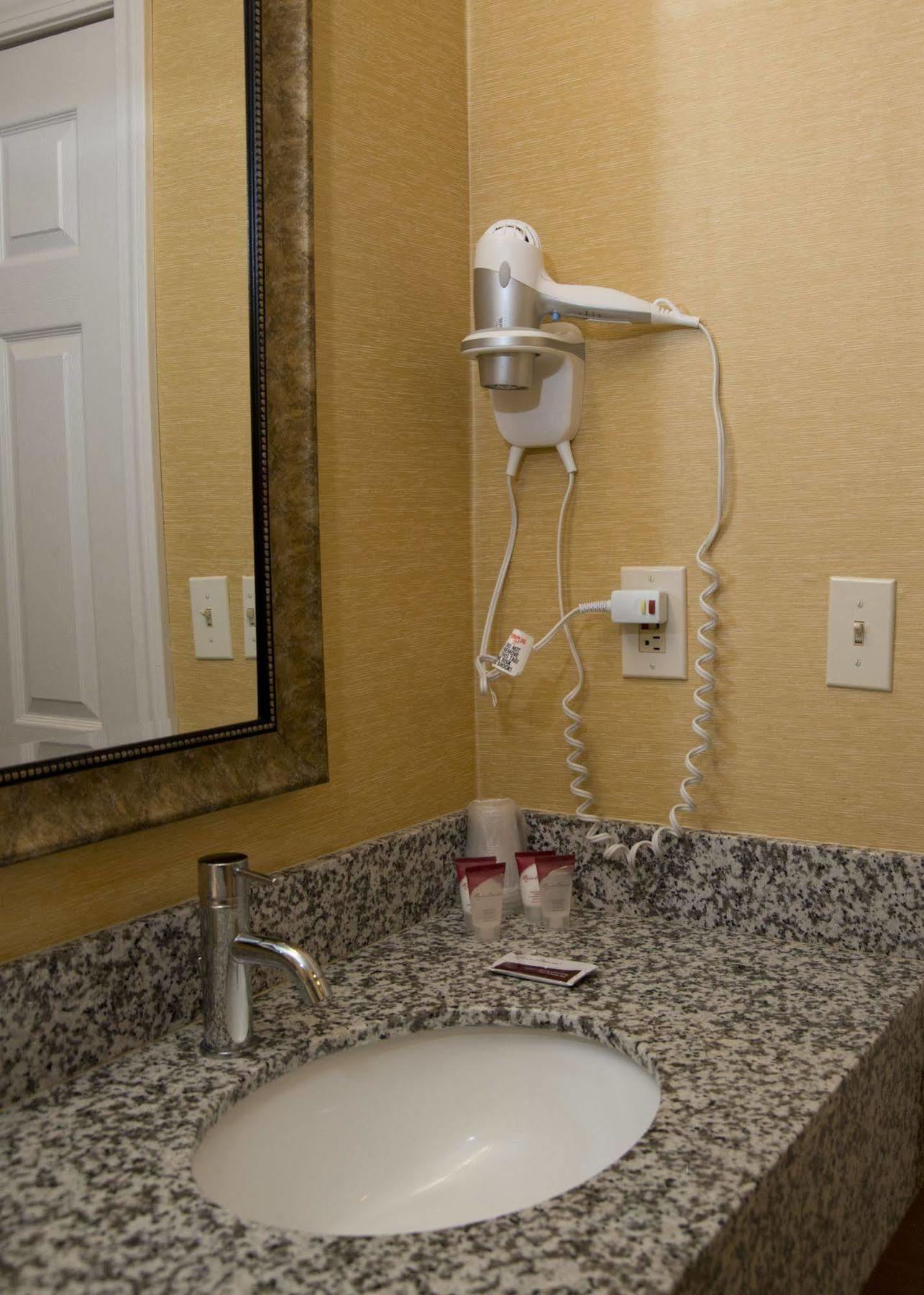 Hampton Falls Inn Экстерьер фото