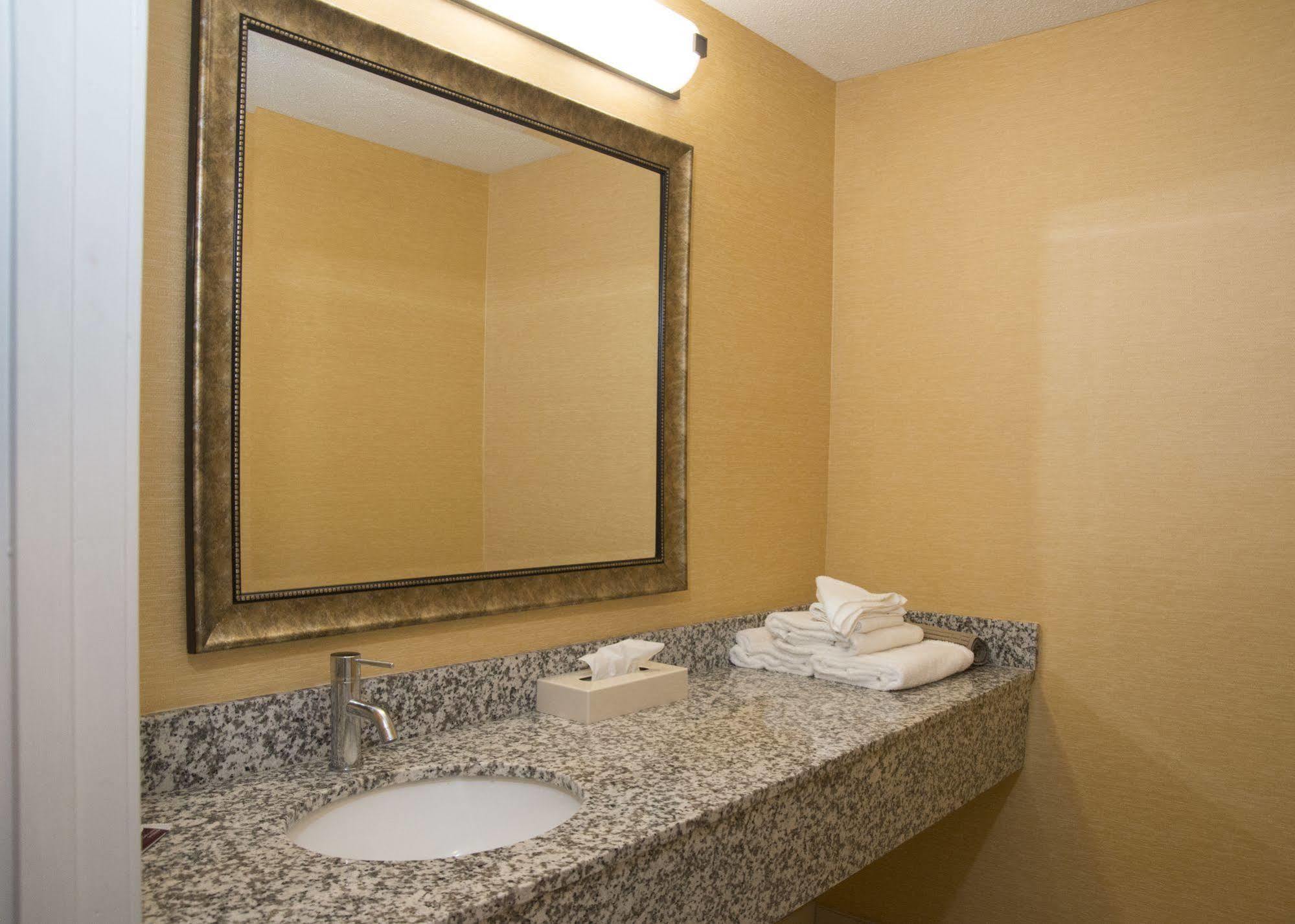 Hampton Falls Inn Экстерьер фото