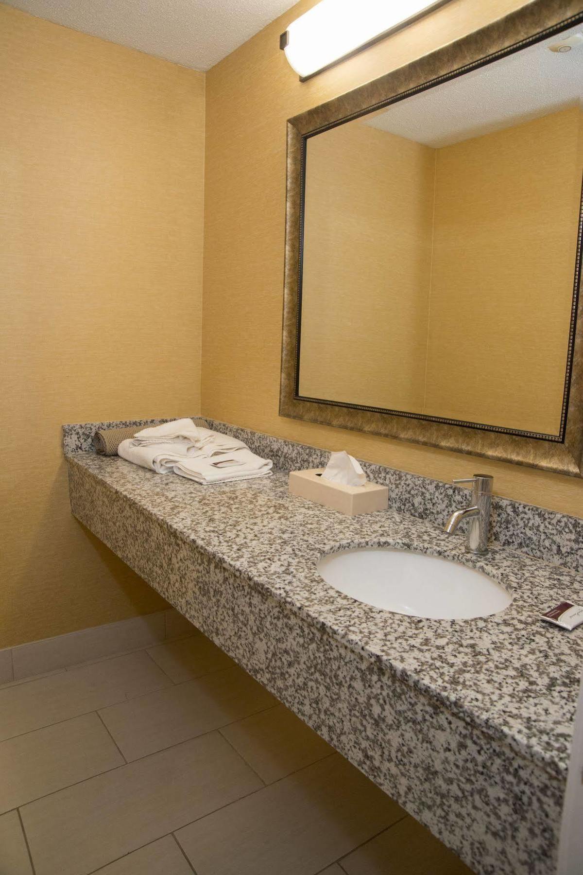 Hampton Falls Inn Экстерьер фото
